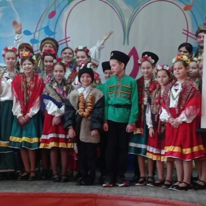 Пришли Святки пой колядки
